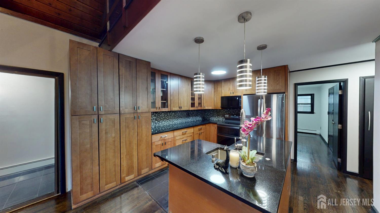 254 Schussler St, Sayreville, NJ 08879 photo