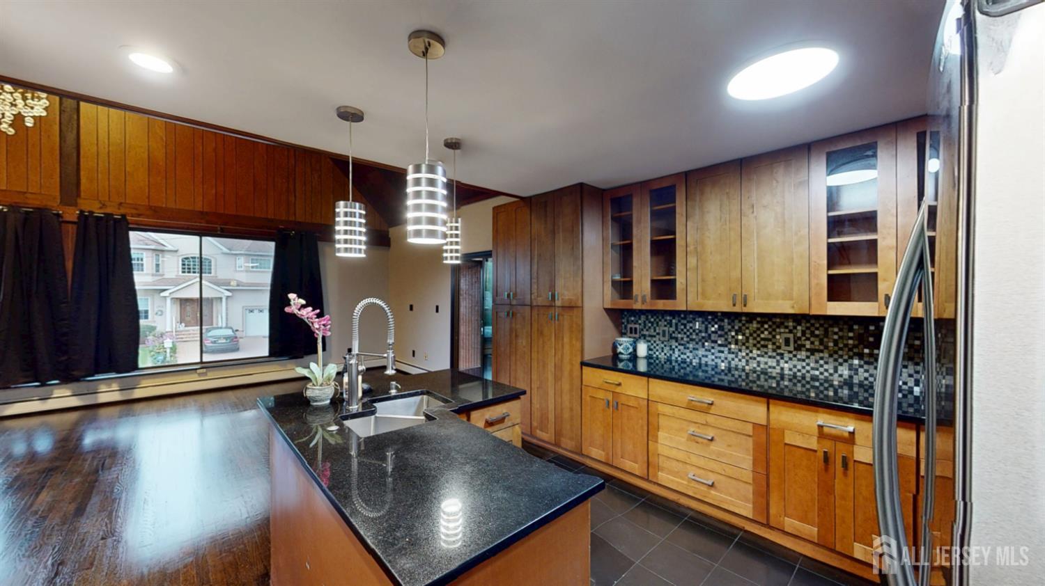 254 Schussler St, Sayreville, NJ 08879 photo