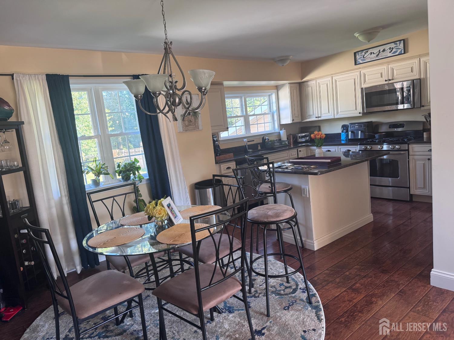 7 Verona Ave, Hampton, NJ 08619 photo