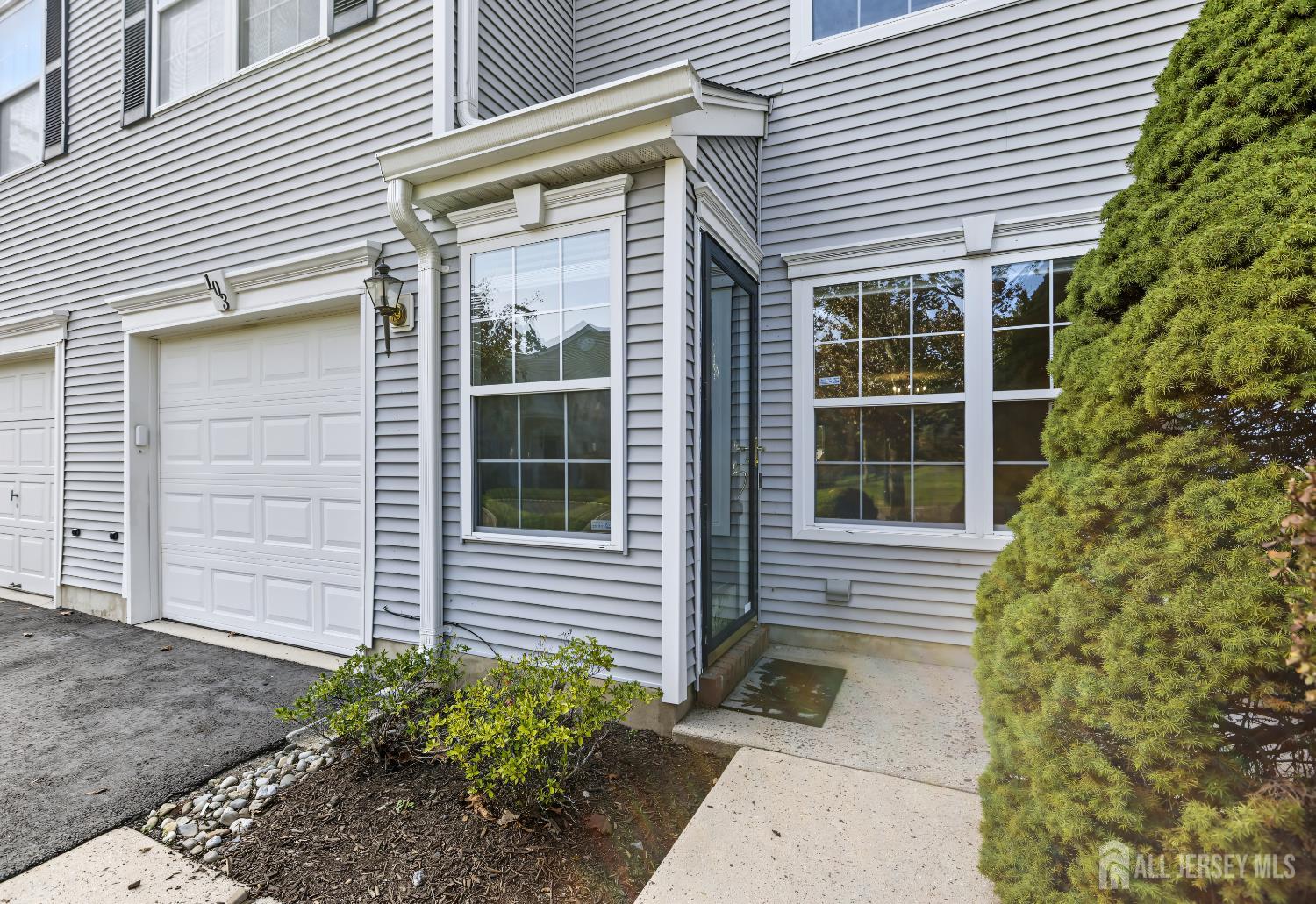103 Creststone Cir, North Brunswick, NJ 08540 photo