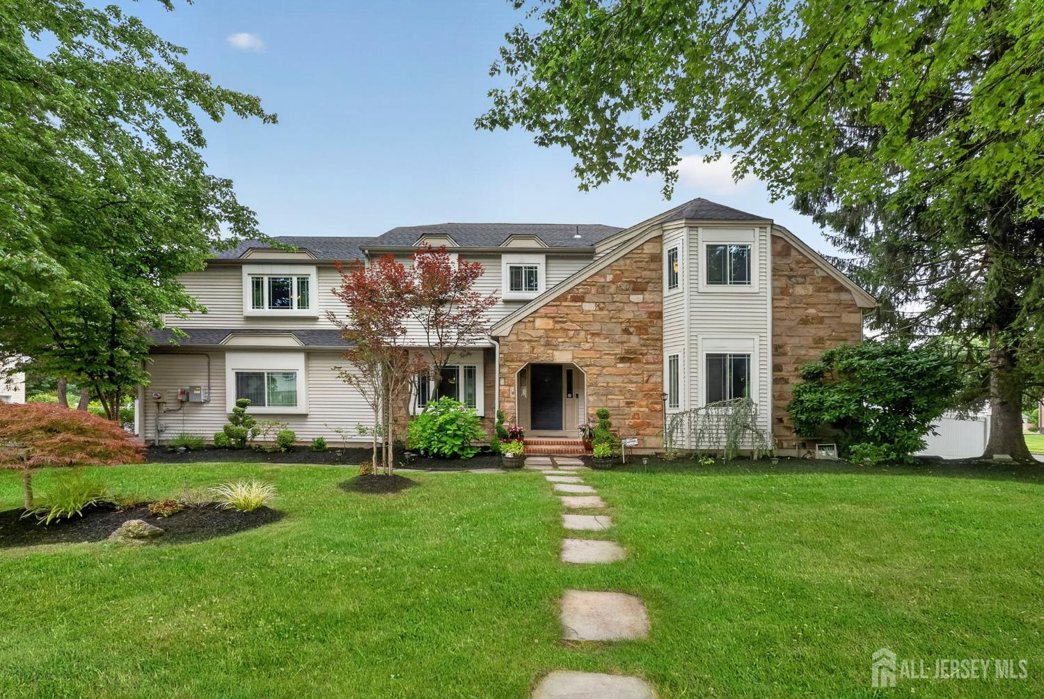 14 Schindler Dr, Old Bridge, NJ 08857
