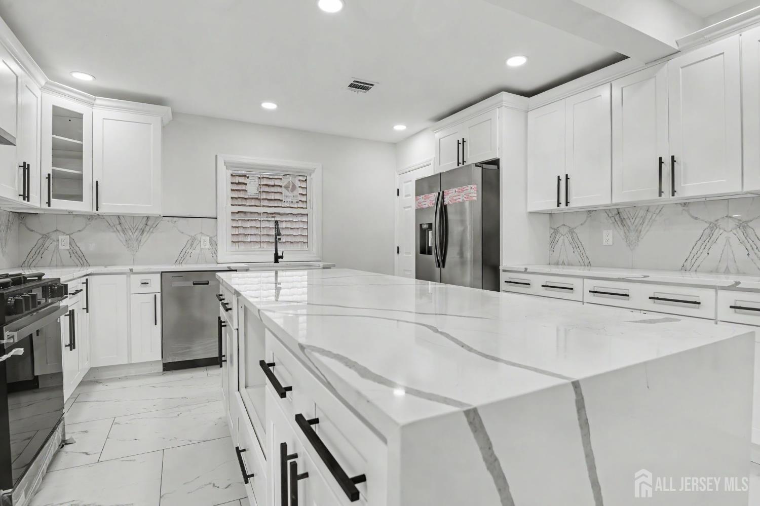 1433 Dogwood Dr, Piscataway, NJ 08854 photo