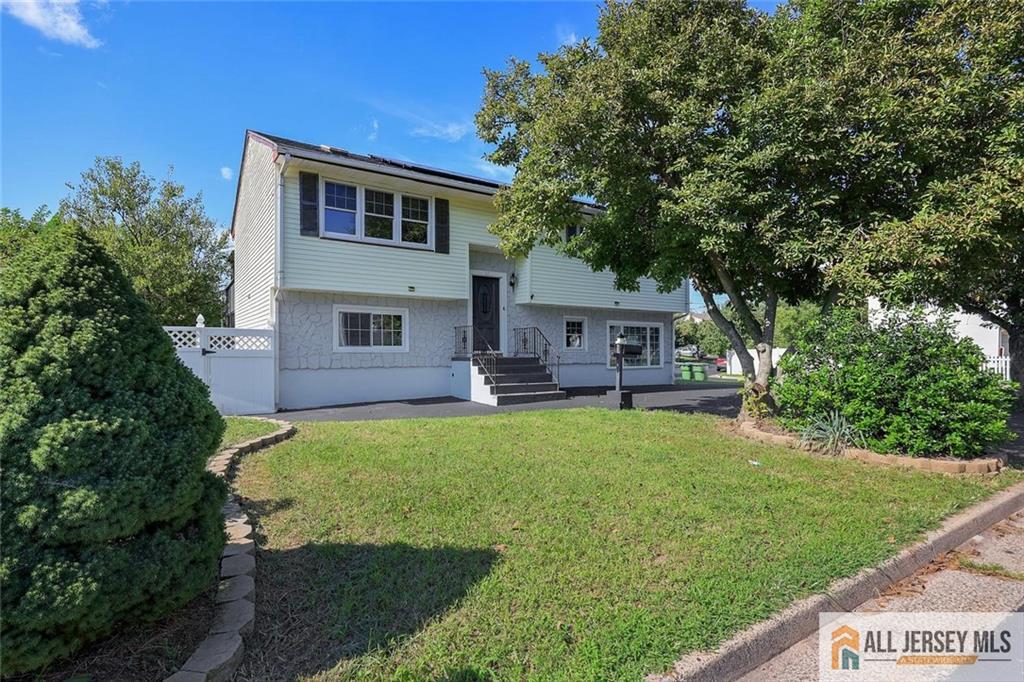 47 Gaskill Ave, Edison, NJ 08817