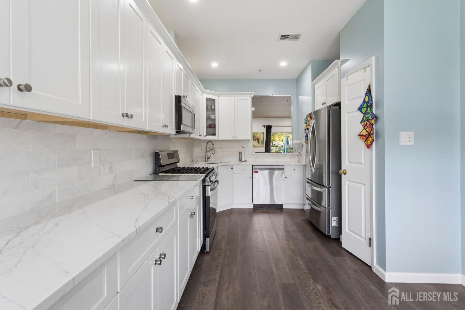 1505 Blossom Cir, North Brunswick, NJ 08810 photo