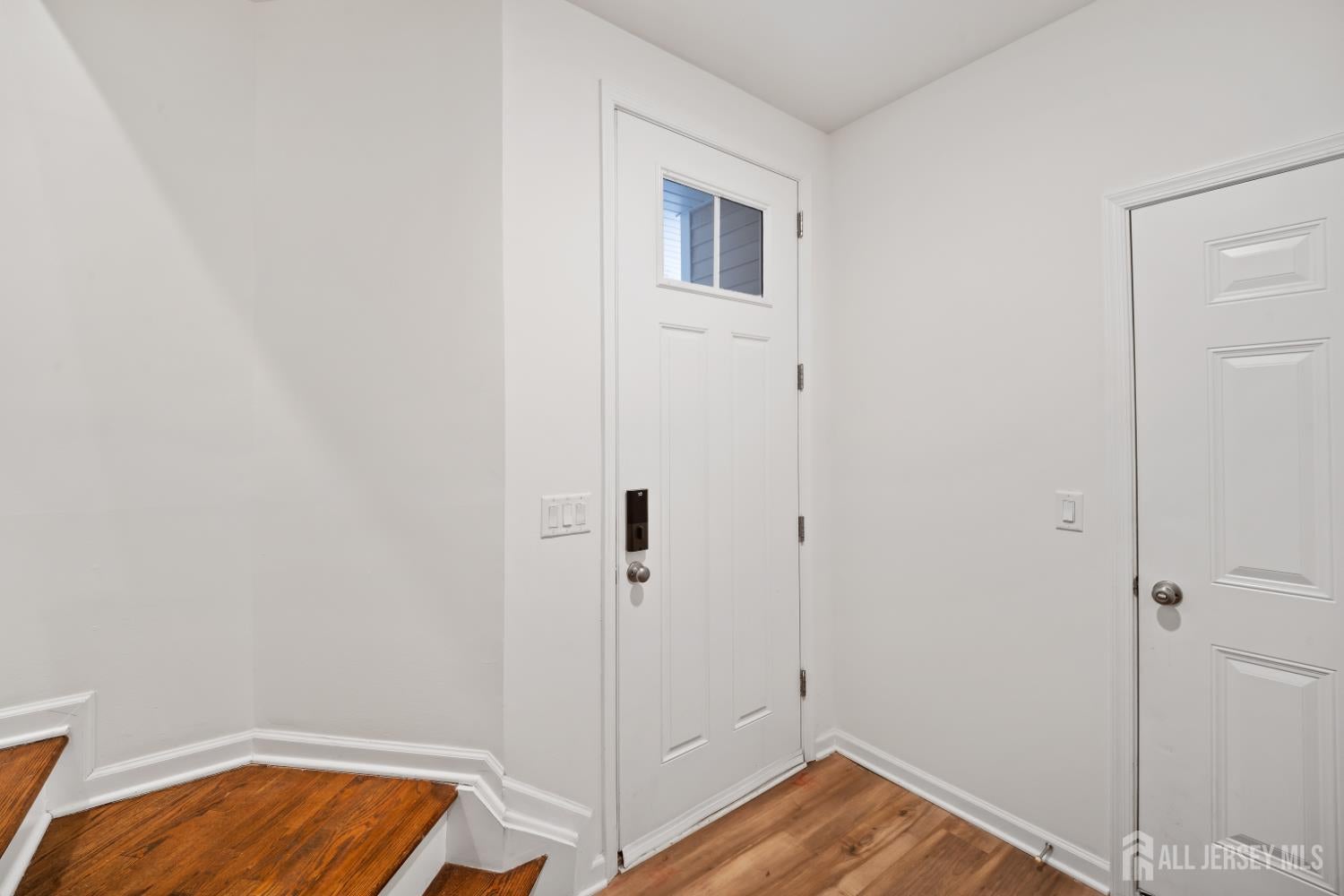 215 Park Ln, Dunellen, NJ 08812 photo
