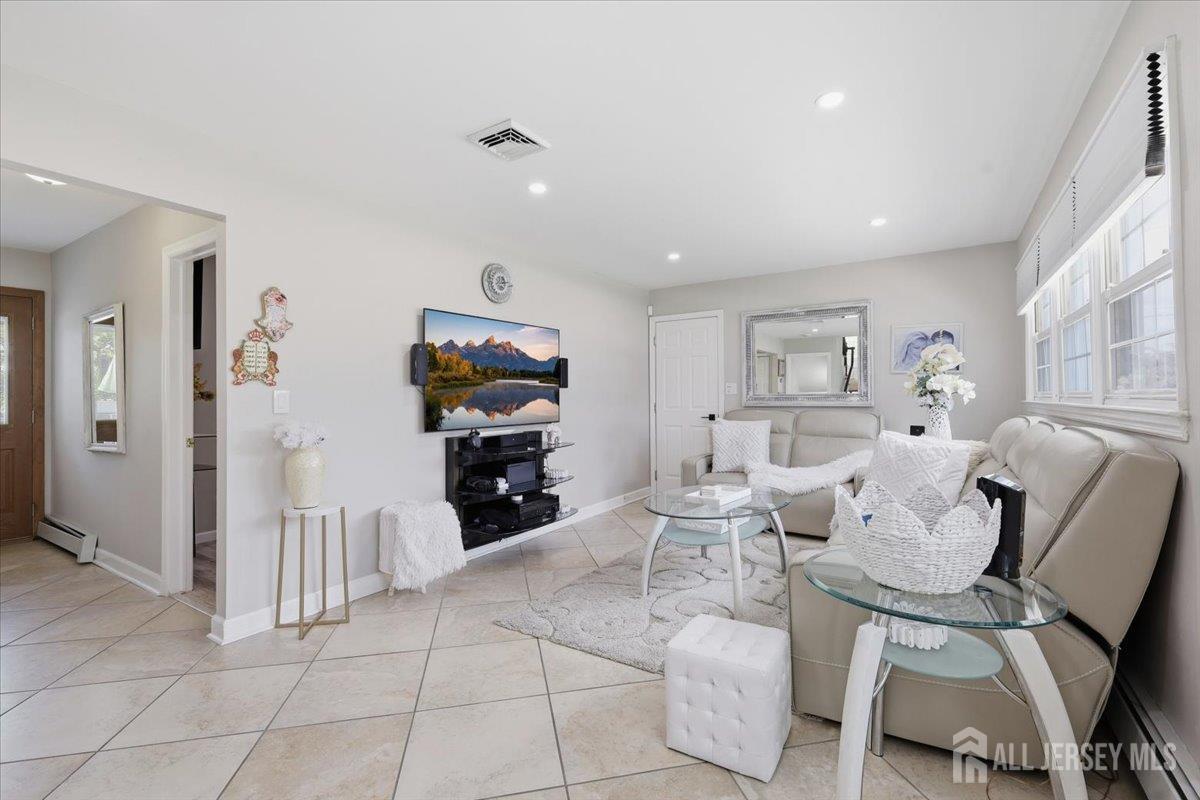 18 Stern Pl, Fords, NJ 08863 photo