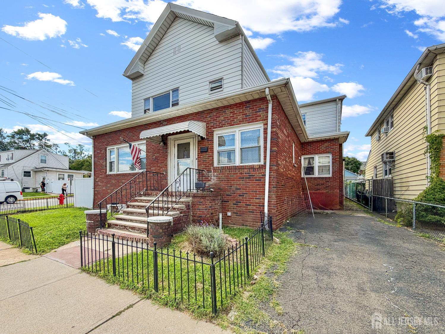 733 Schuyler Avenue Ave, Lyndhurst, NJ 07071