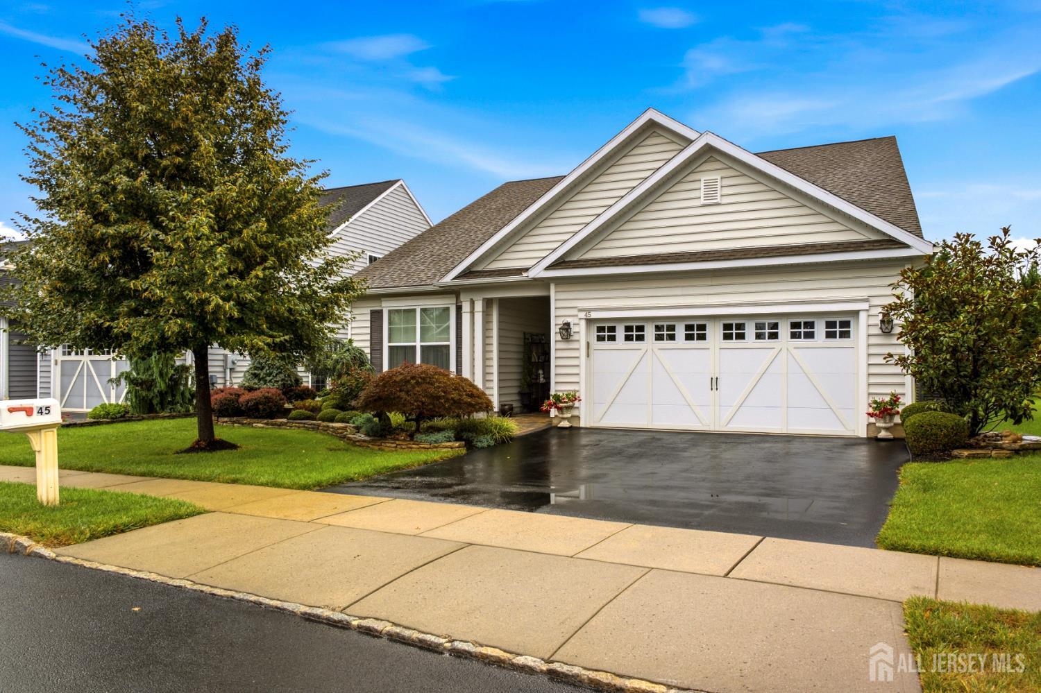 45 Independence Dr, Monroe, NJ 08831 photo