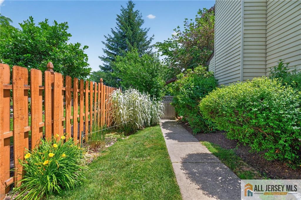 10 Krebs Rd, Plainsboro, NJ 08536 photo