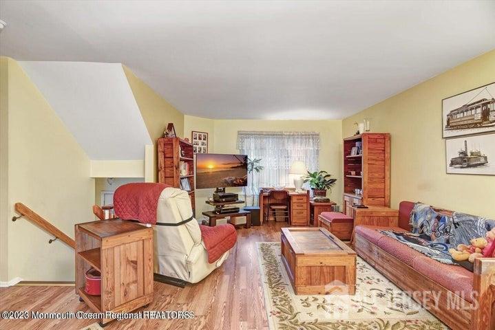 603 Holly Dr, Perth Amboy, NJ 08861 photo