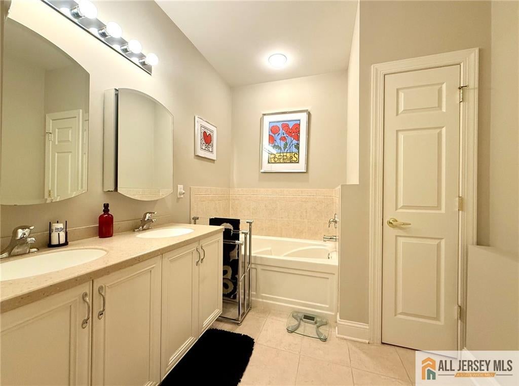 2302 Schindler Dr, North Brunswick, NJ 08852 photo