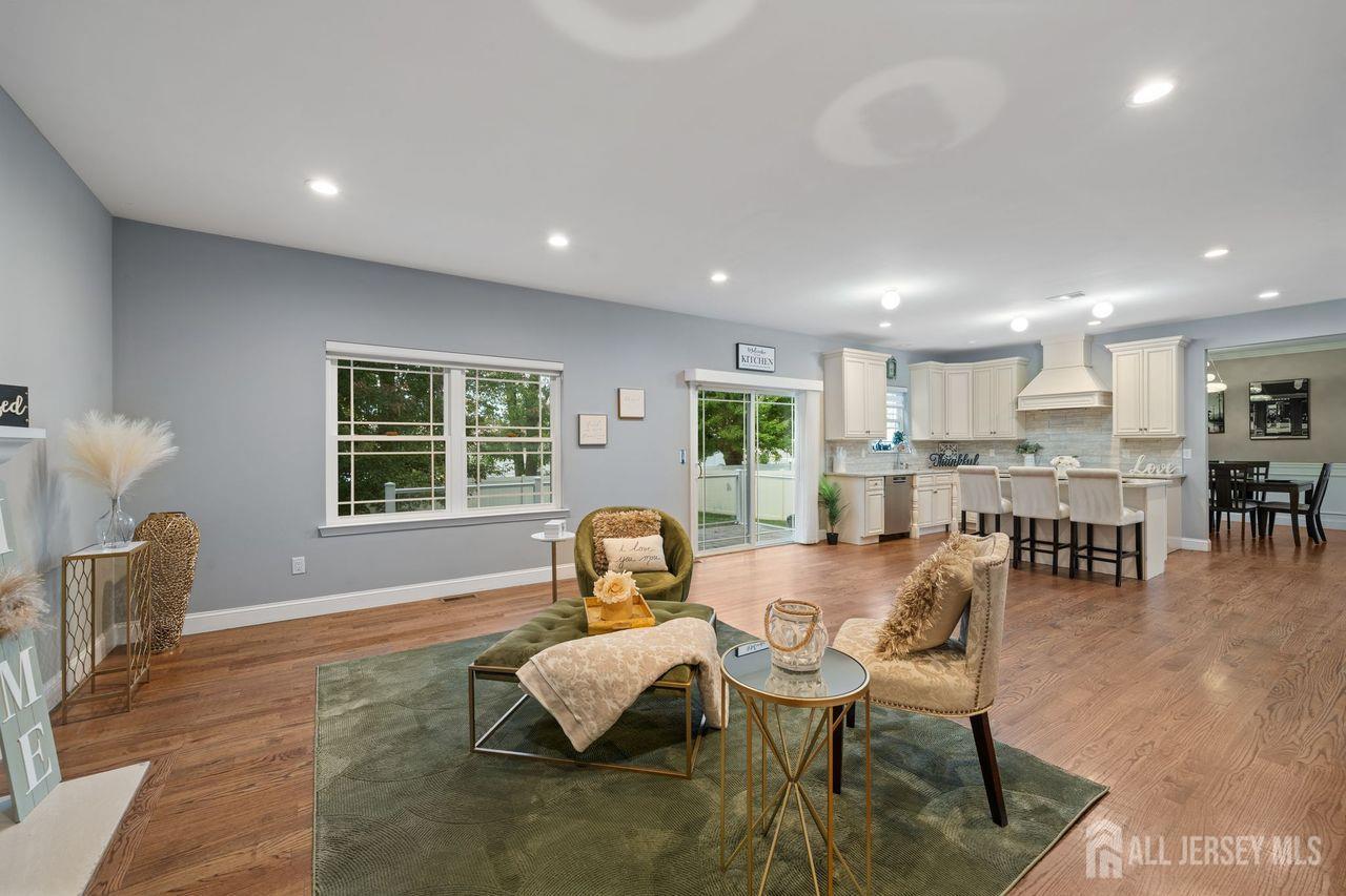 628 New Dover Rd, Colonia, NJ 07067 photo