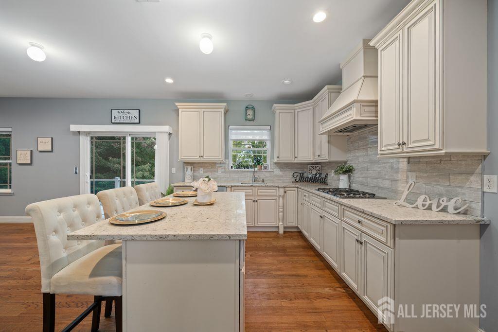 628 New Dover Rd, Colonia, NJ 07067 photo
