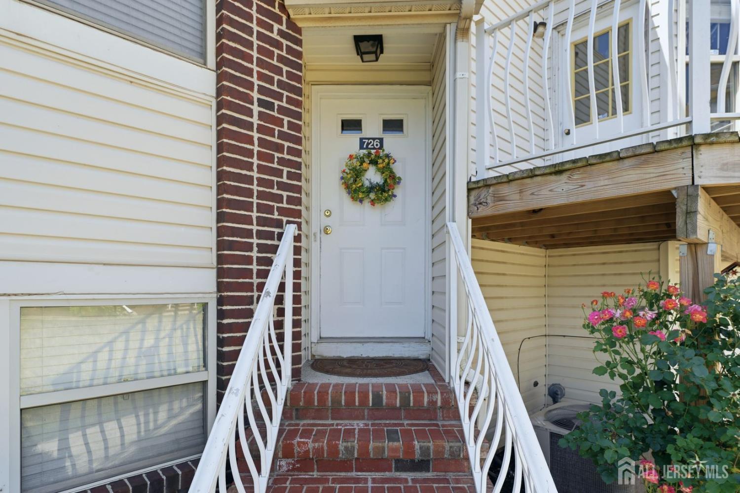 726 Harbortown Blvd, Perth Amboy, NJ 08861 photo