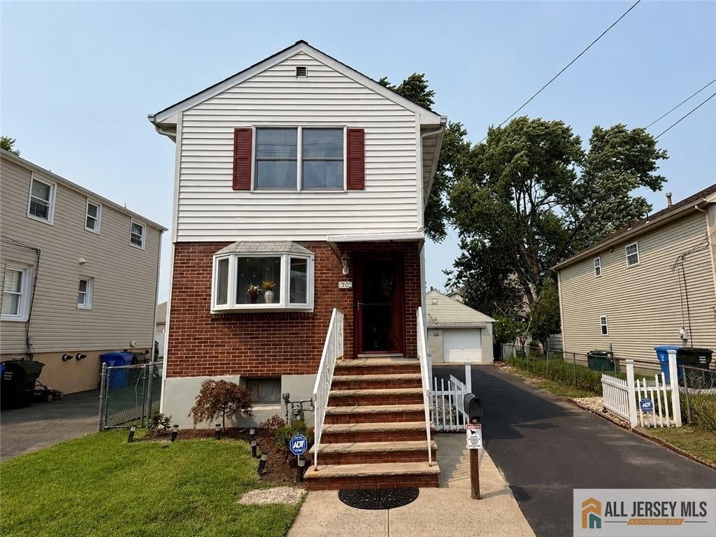 70 Spring St, Woodbridge Proper, NJ 07095