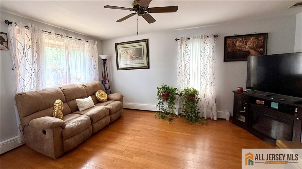 70 Spring St, Woodbridge Proper, NJ 07095 photo