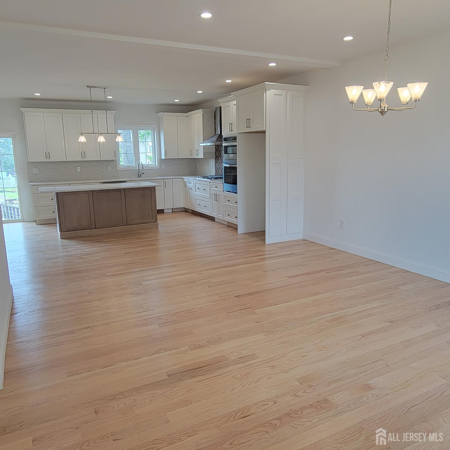 208 E James Pl, Iselin, NJ 07095 photo