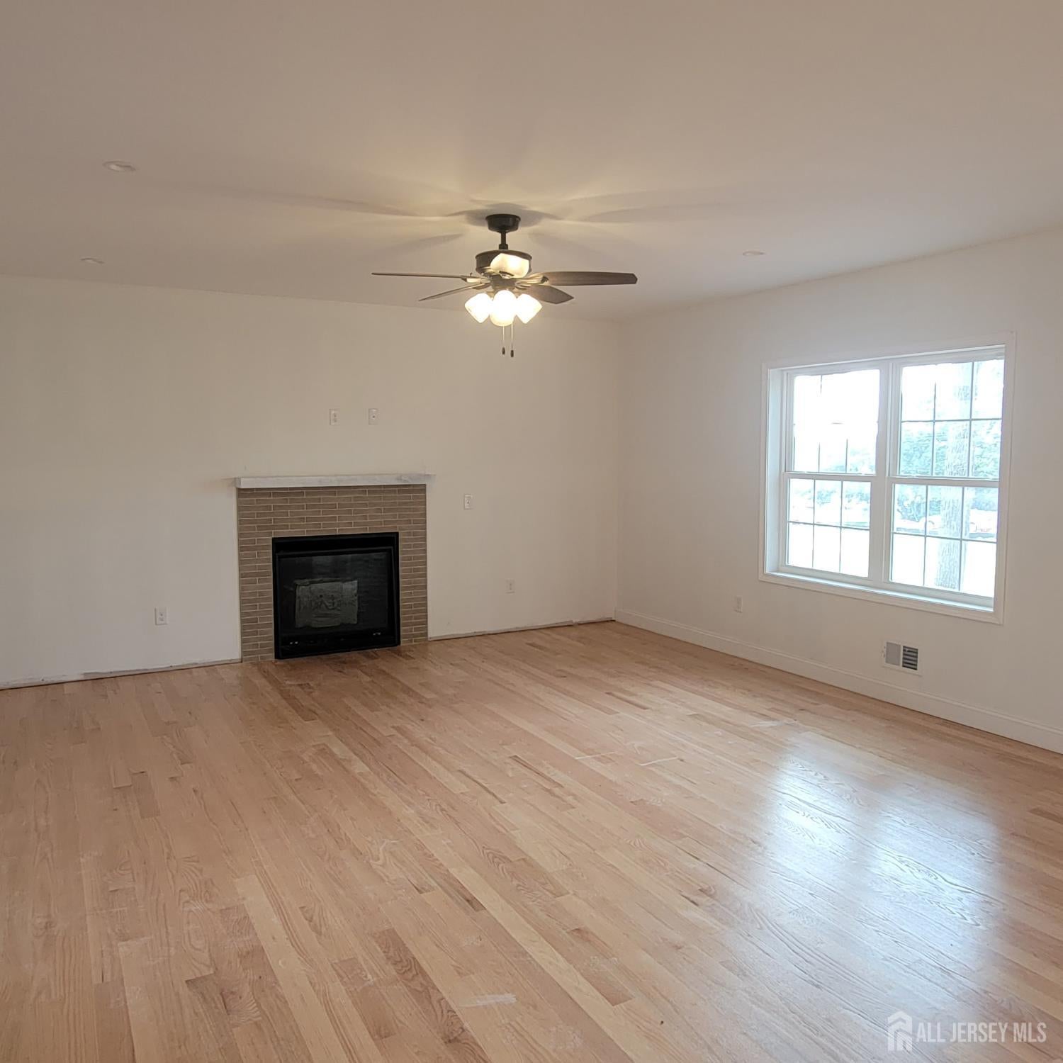 208 E James Pl, Iselin, NJ 07095 photo