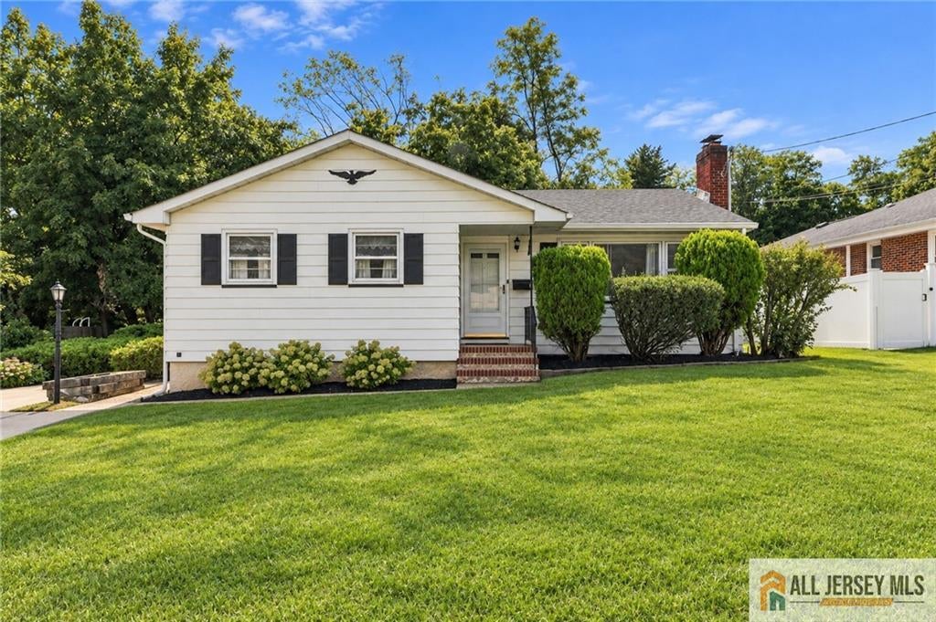 258 Forsgate Dr, Jamesburg, NJ 08831
