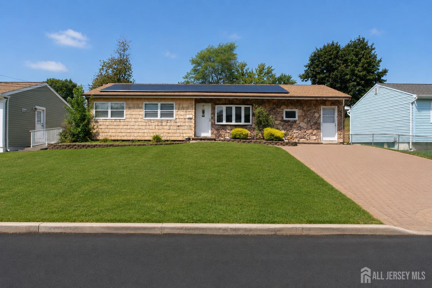 199 Princeton Rd, Parlin, NJ 08859