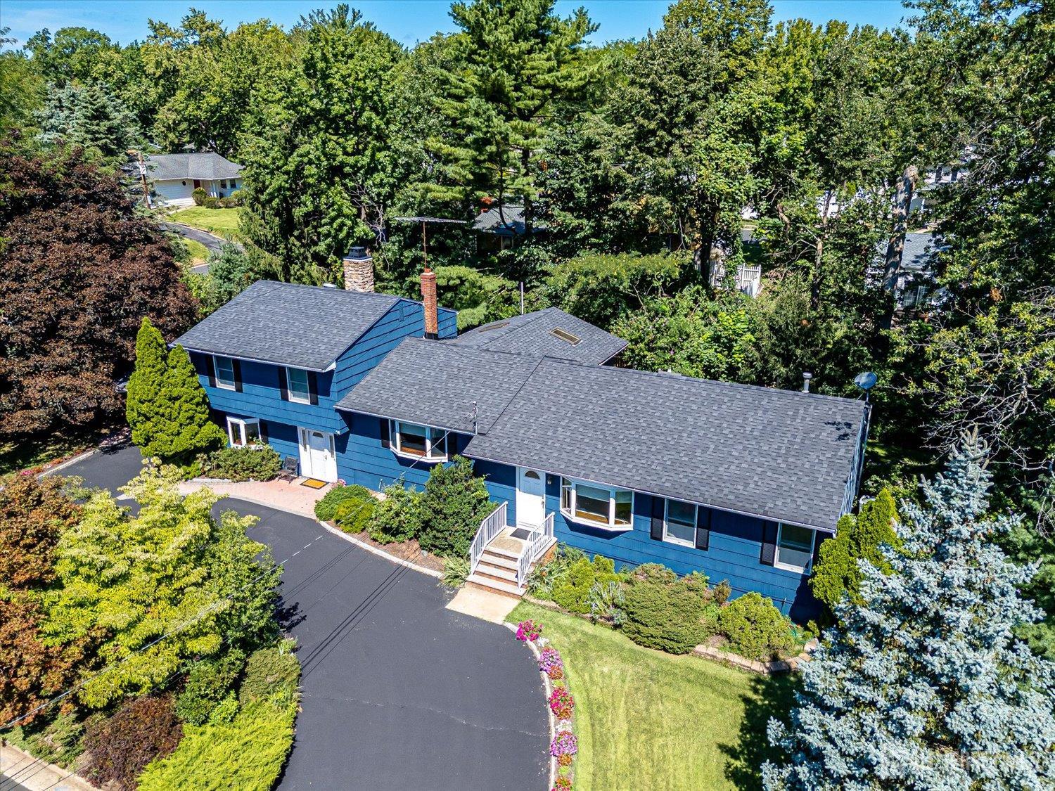 48 Frost Ave, Edison, NJ 08820 photo