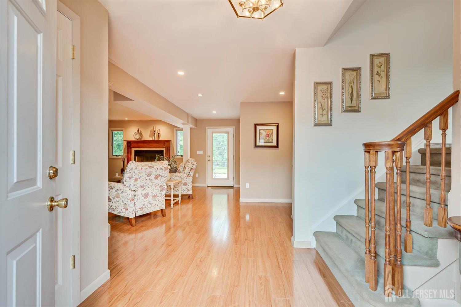 48 Frost Ave, Edison, NJ 08820 photo