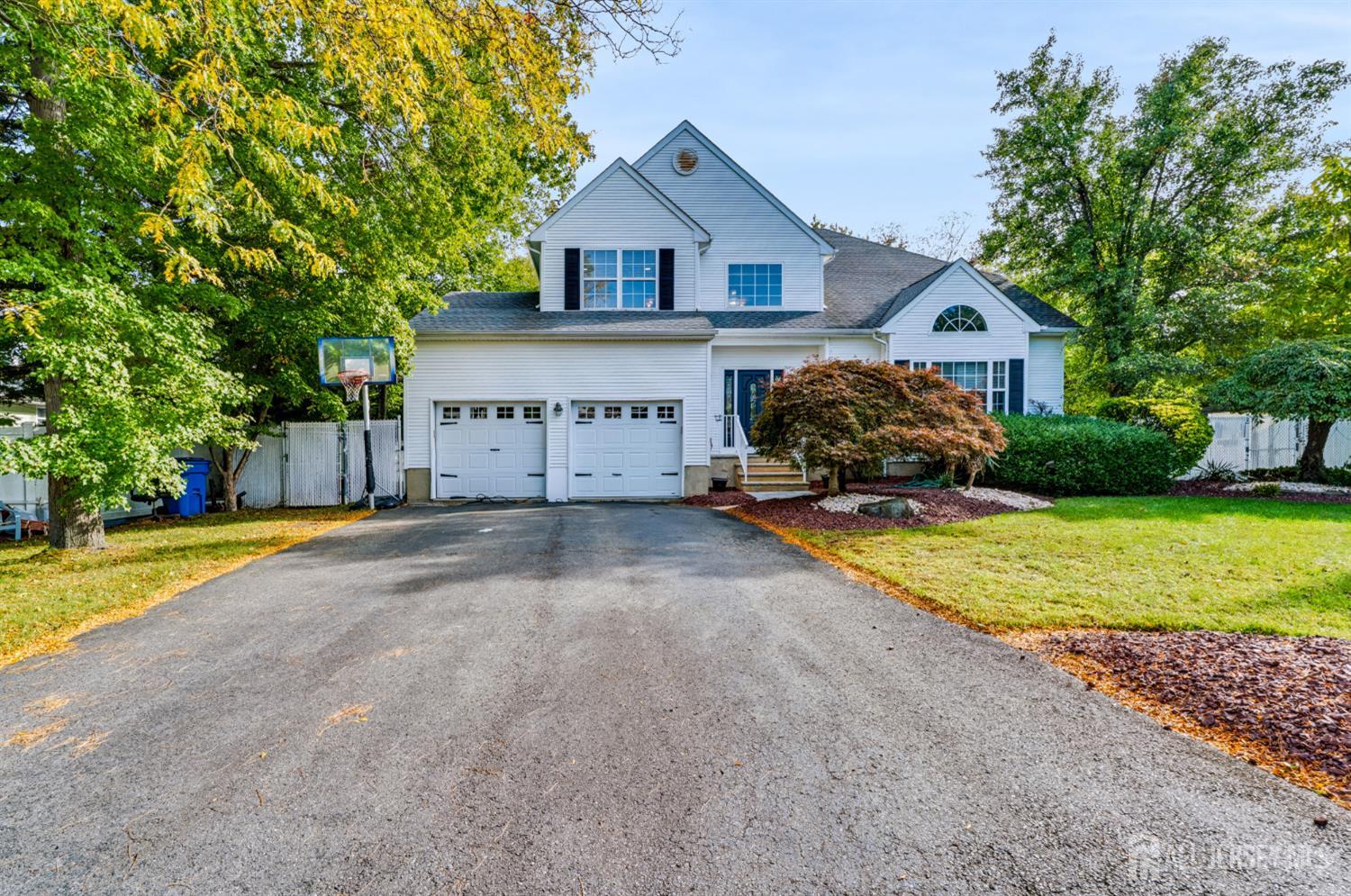 47 Avenue G Ave, Monroe, NJ 08831