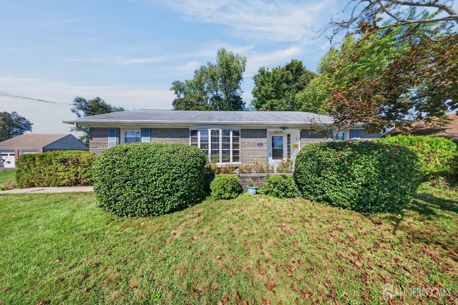 5 Lydecker Pl, Middlesex, NJ 08846
