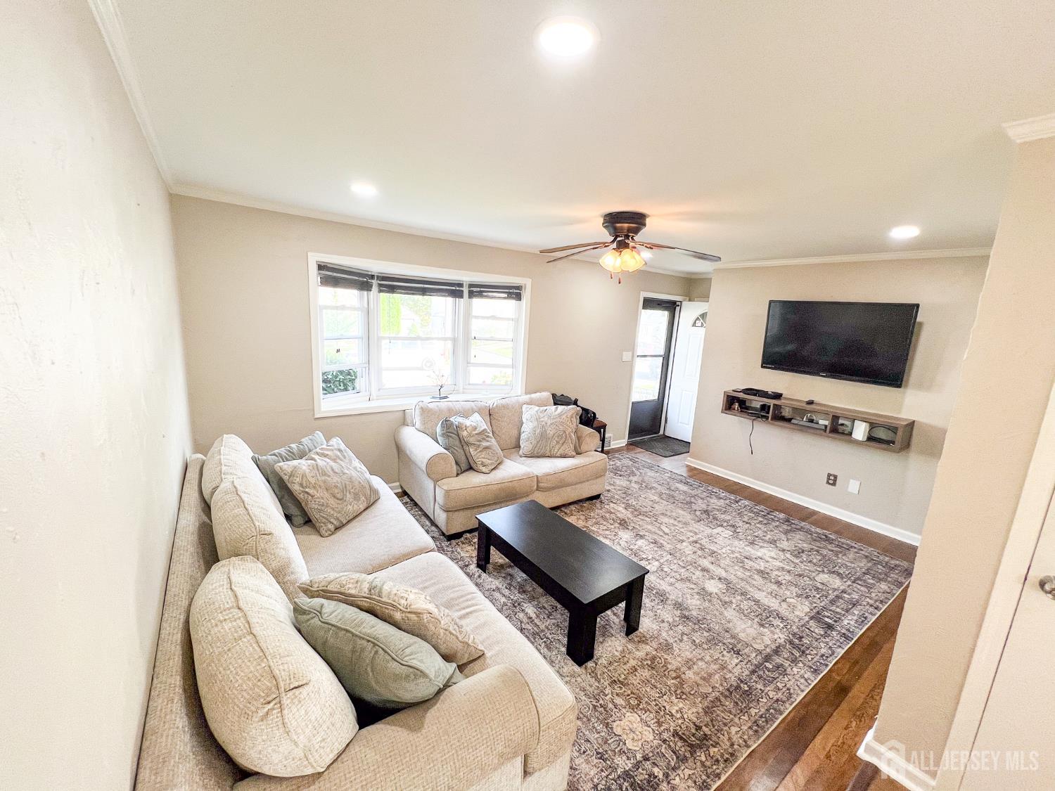 45 Semel Ave, Iselin, NJ 08830 photo