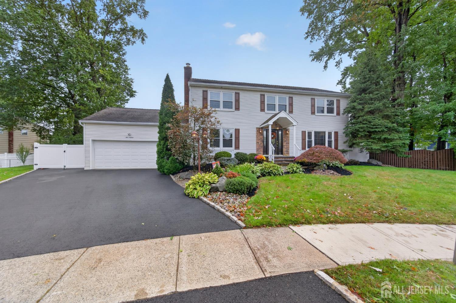 416 Vail Ct, South Plainfield, NJ 07080