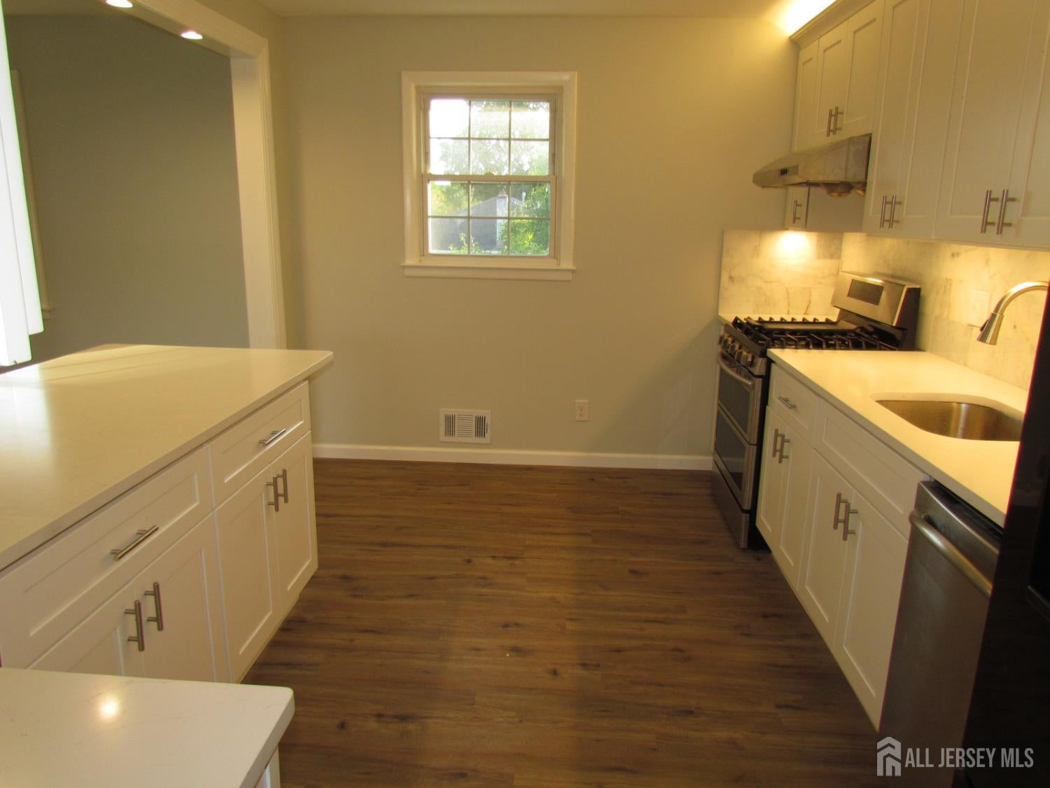 5284 Deborah Dr, Piscataway, NJ 08854 photo