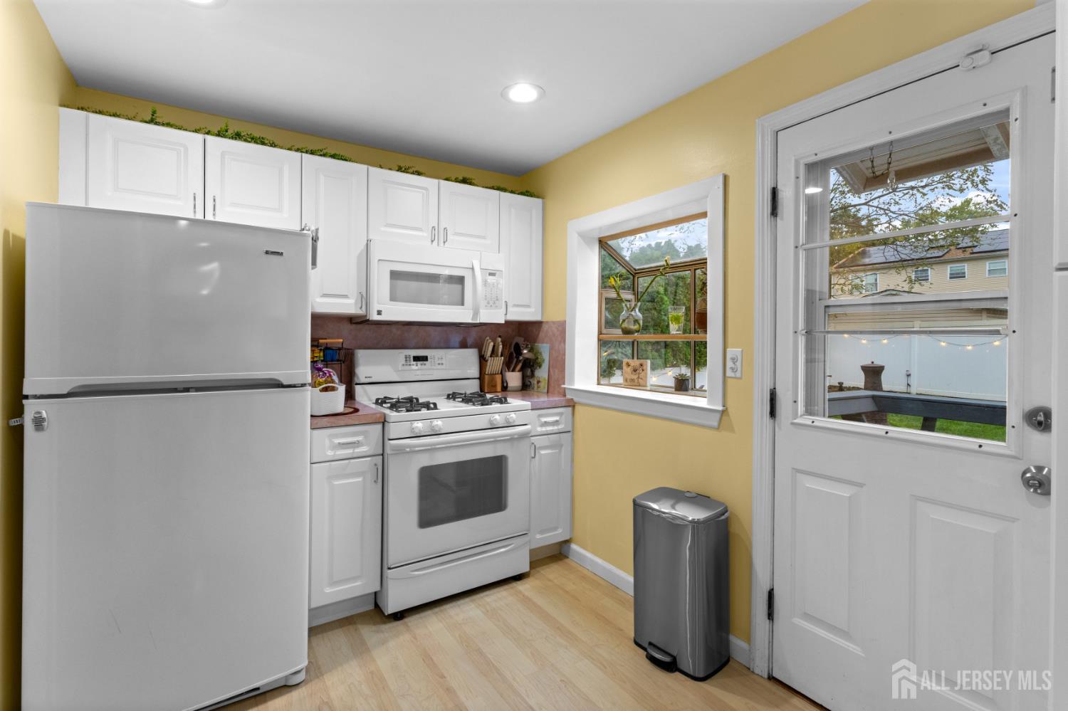 16 Vanderbuilt Pl, Woodbridge Proper, NJ 07095 photo