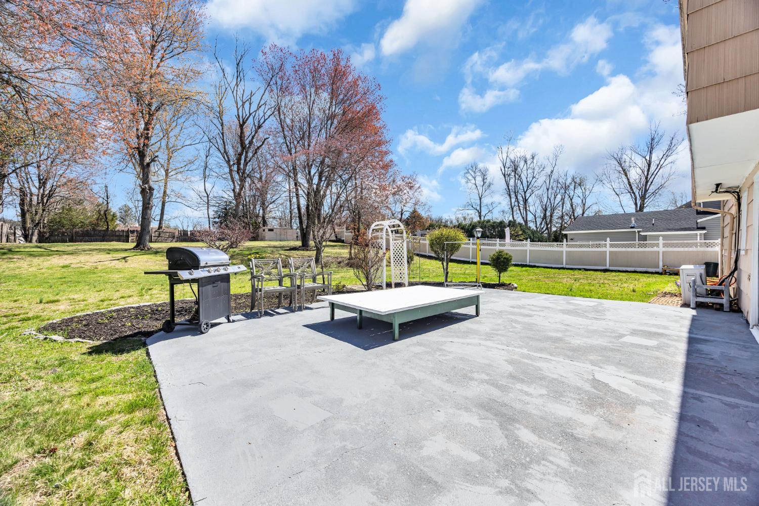 33 Mary Ellen Dr, Edison, NJ 08820 photo