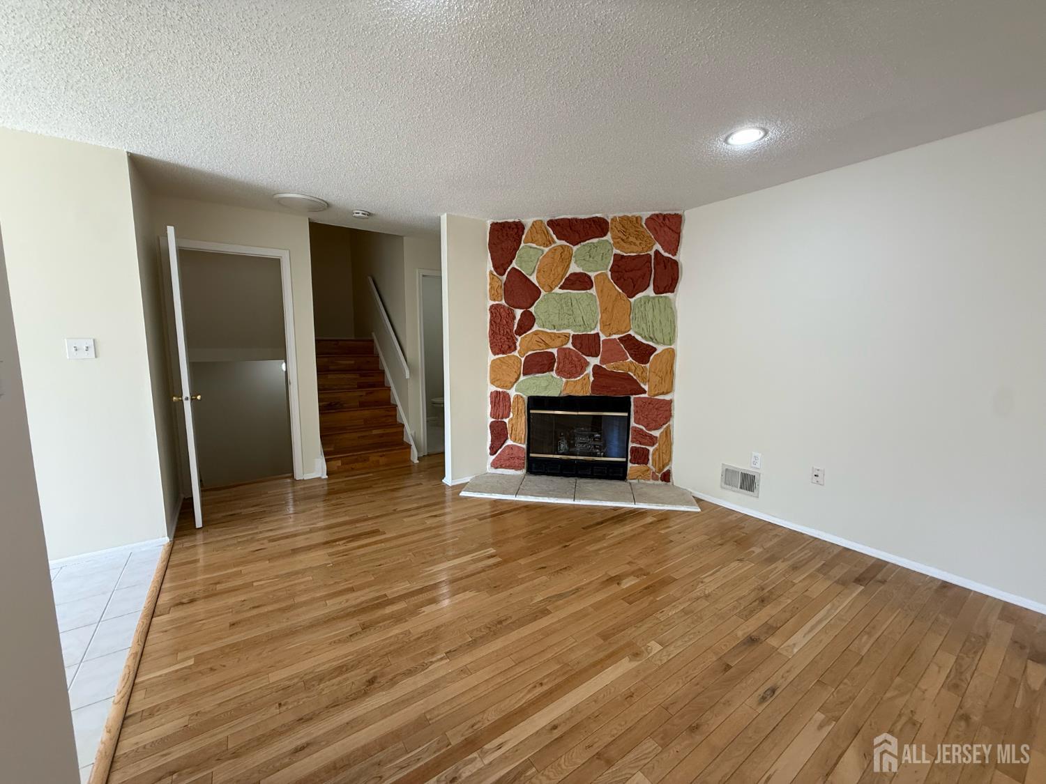 1515 Edison Gln #TERRACE, Middlesex, NJ 08837 photo