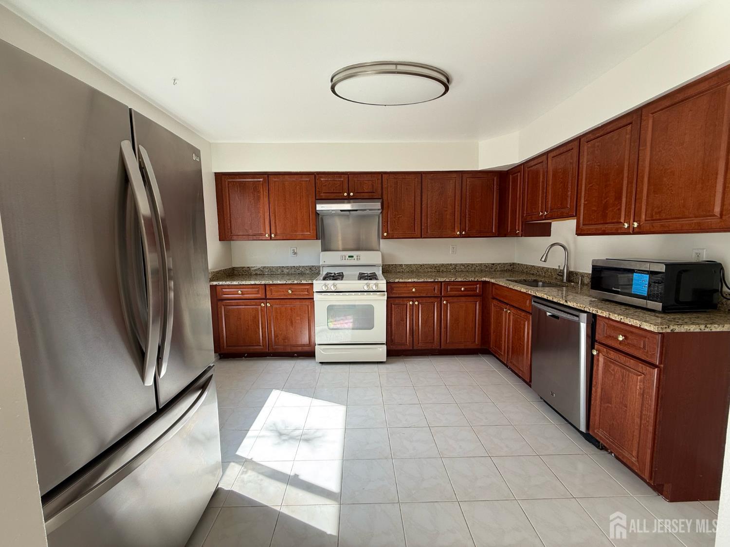 1515 Edison Gln #TERRACE, Middlesex, NJ 08837 photo