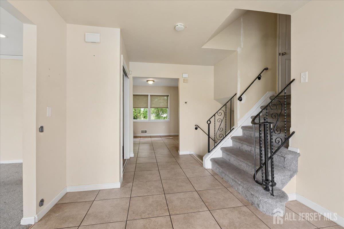 56 Gramercy Dr, Piscataway, NJ 08854 photo