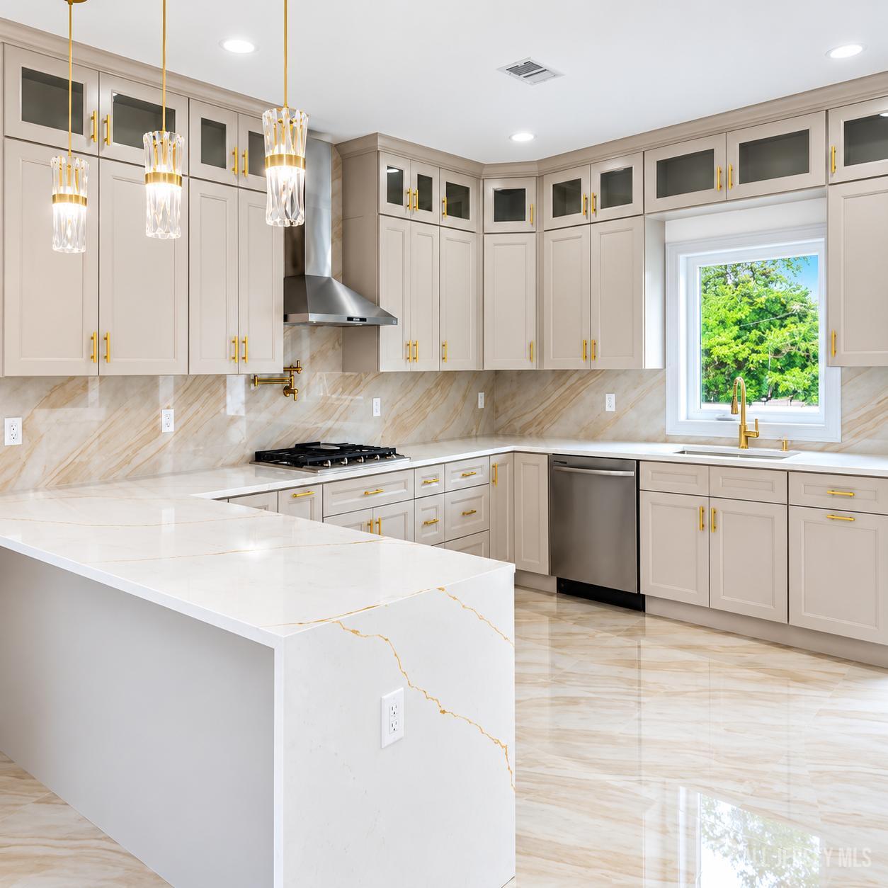 46 Foyer St, Edison, NJ 08817 photo