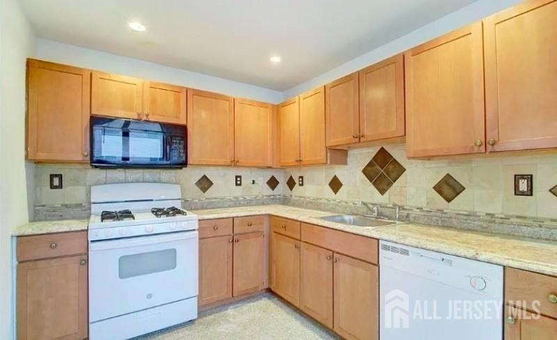 500 Great Beds Ct, Perth Amboy, NJ 08861 photo