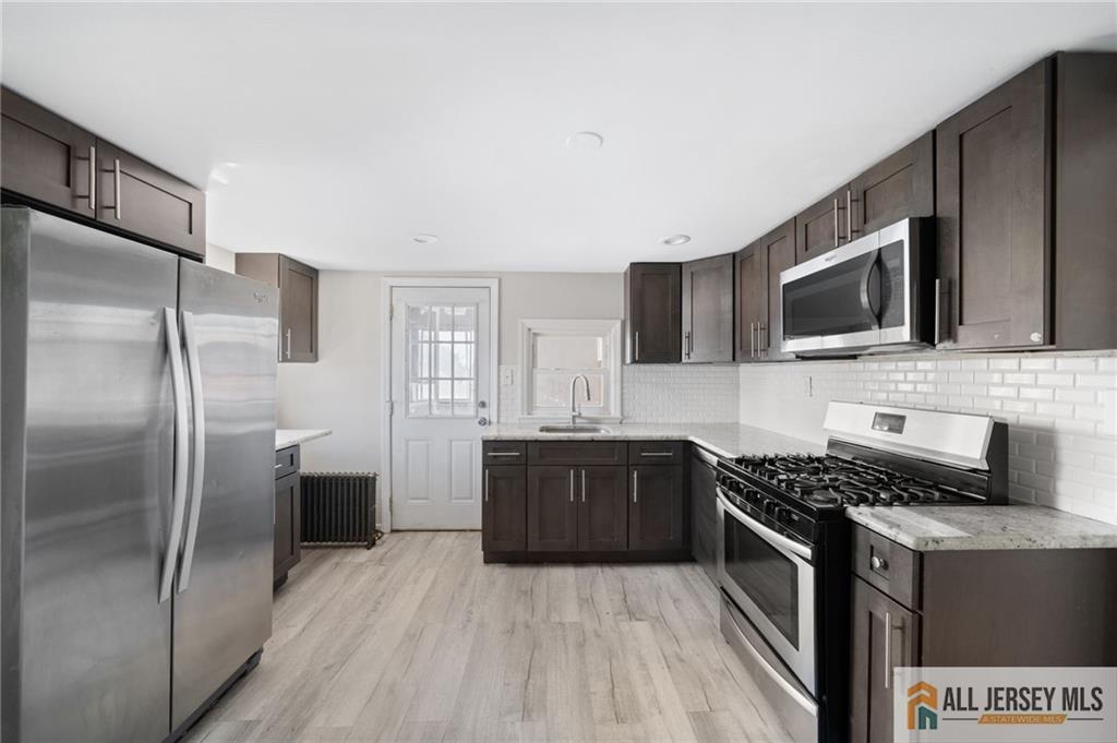 35 Lavern St, Sayreville, NJ 08872 photo