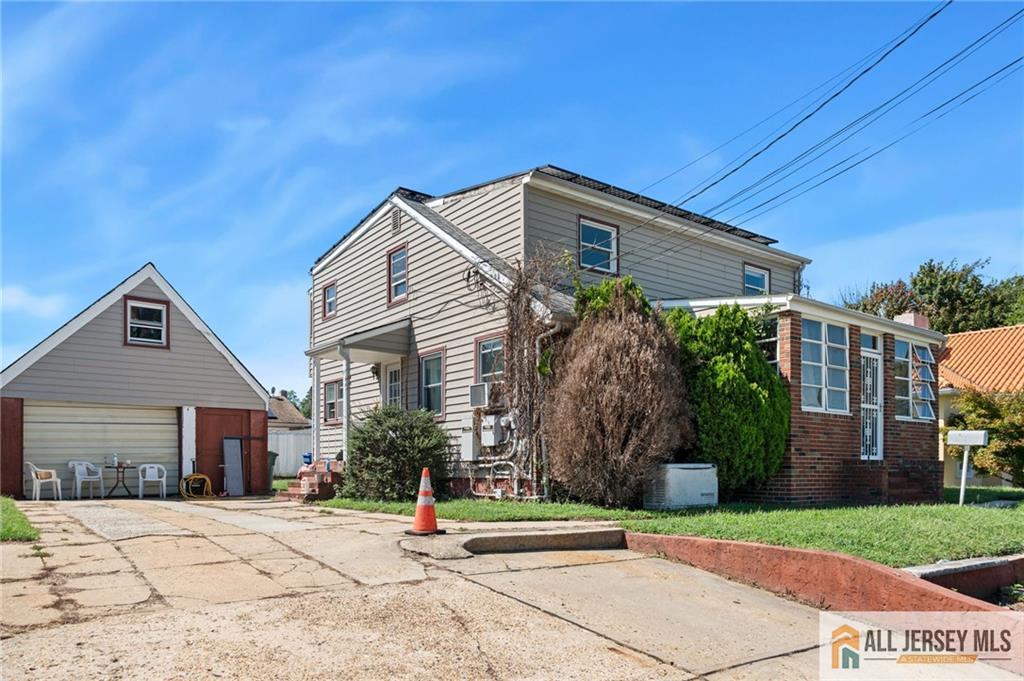 35 Lavern St, Sayreville, NJ 08872 photo