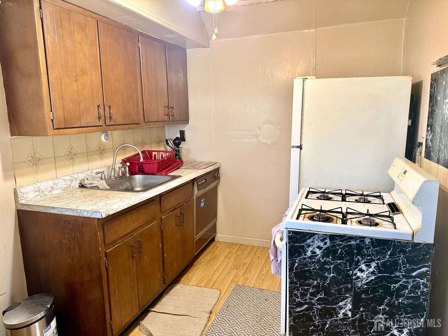 210 Ellsworth St, Iselin, NJ 08830 photo