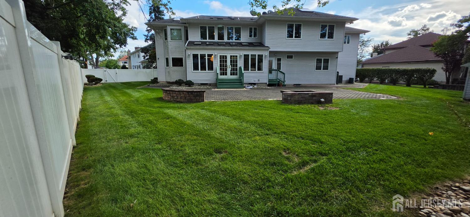 6 Sandra Dr, Edison, NJ 08820 photo