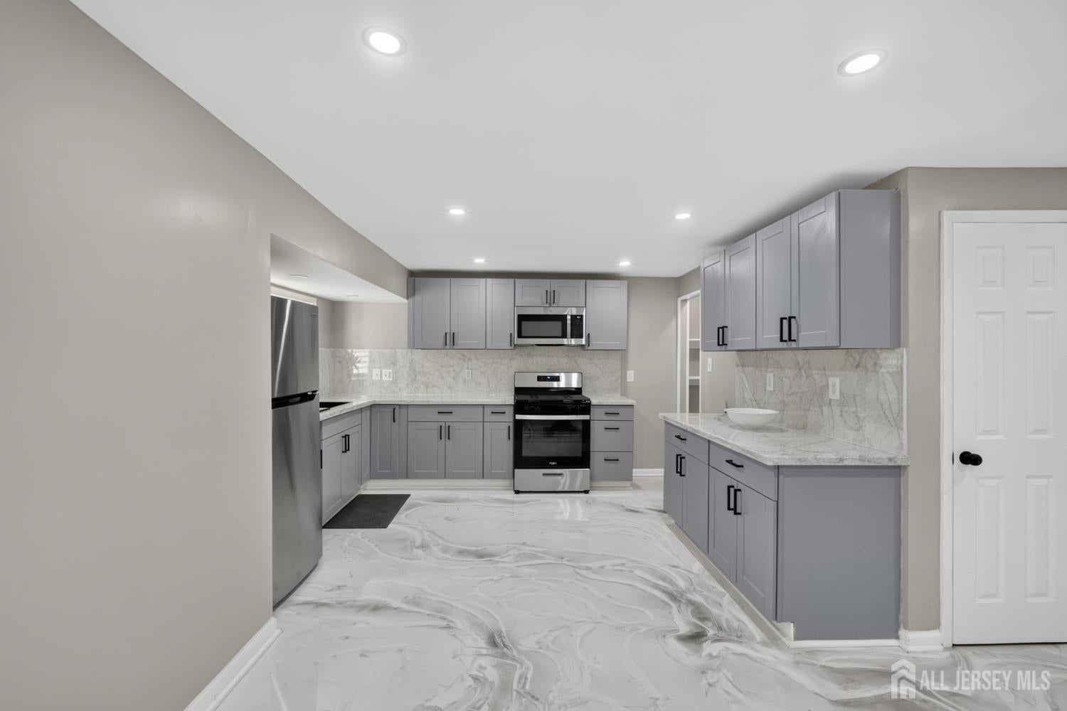 701 Park Ave, Lindenwold, NJ 08021