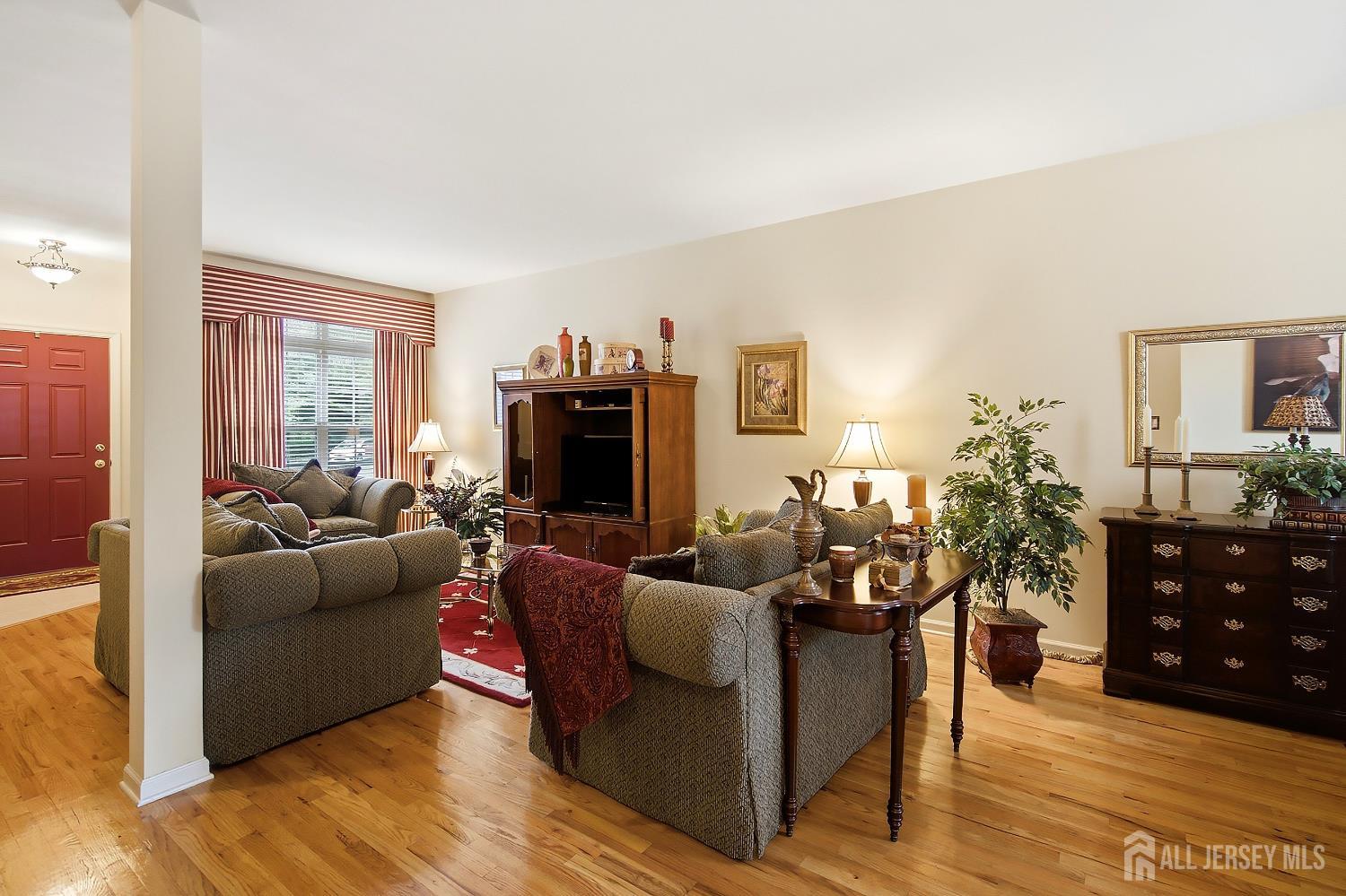 10 Wordsworth Ct, East Windsor, NJ 08520 photo