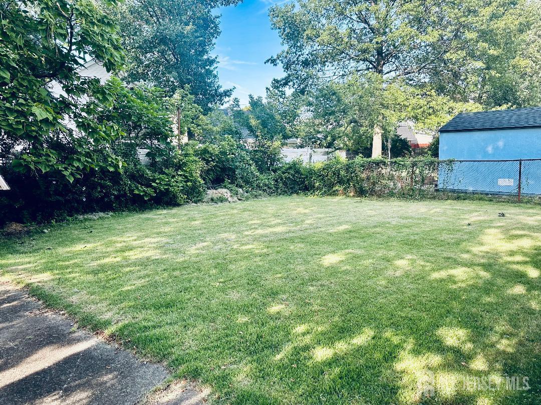 41 W Henry Pl, Iselin, NJ 08830 photo