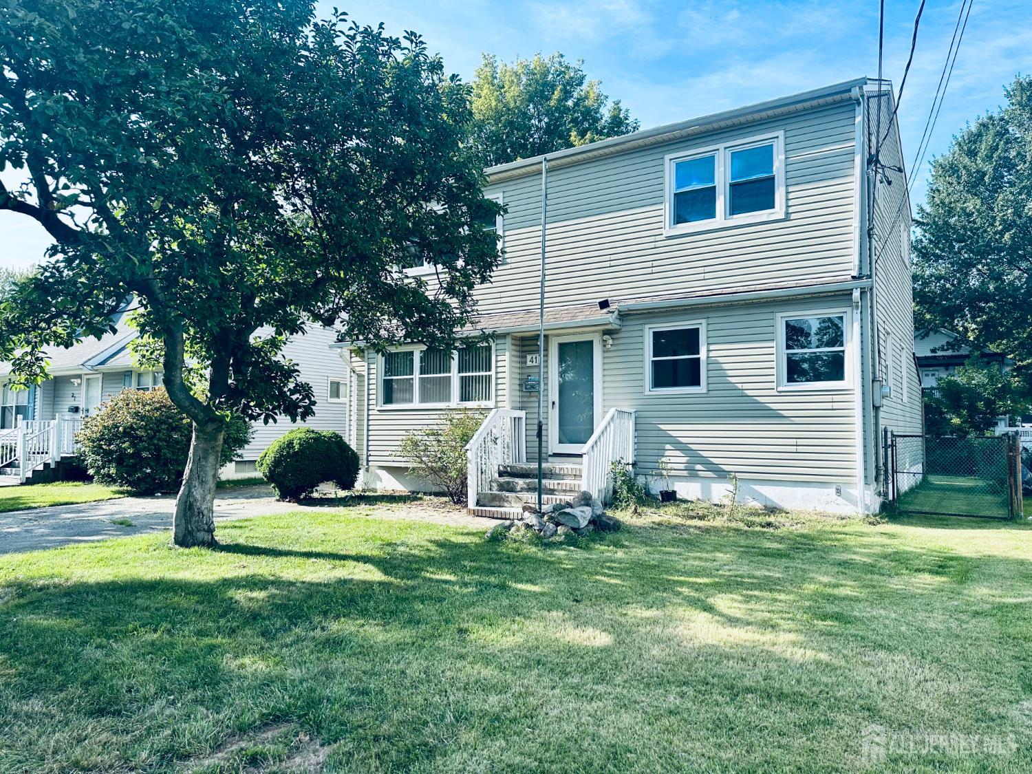 41 W Henry Pl, Iselin, NJ 08830 photo