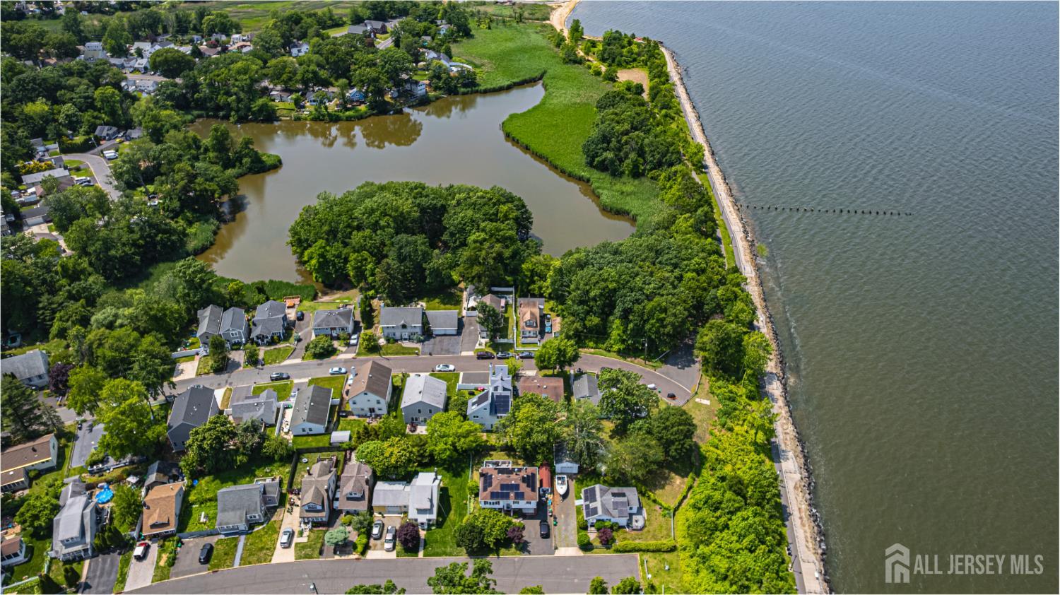 76 Woodland Dr, Keyport, NJ 07735 photo