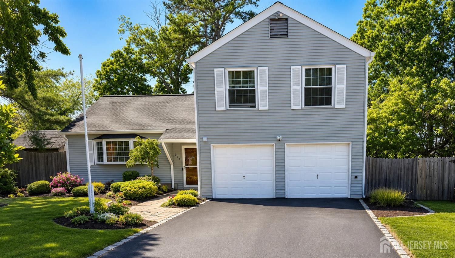 904 Nantucket Ct, Toms River, NJ 08753