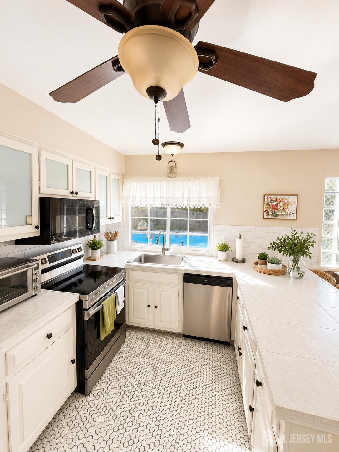 904 Nantucket Ct, Toms River, NJ 08753 photo