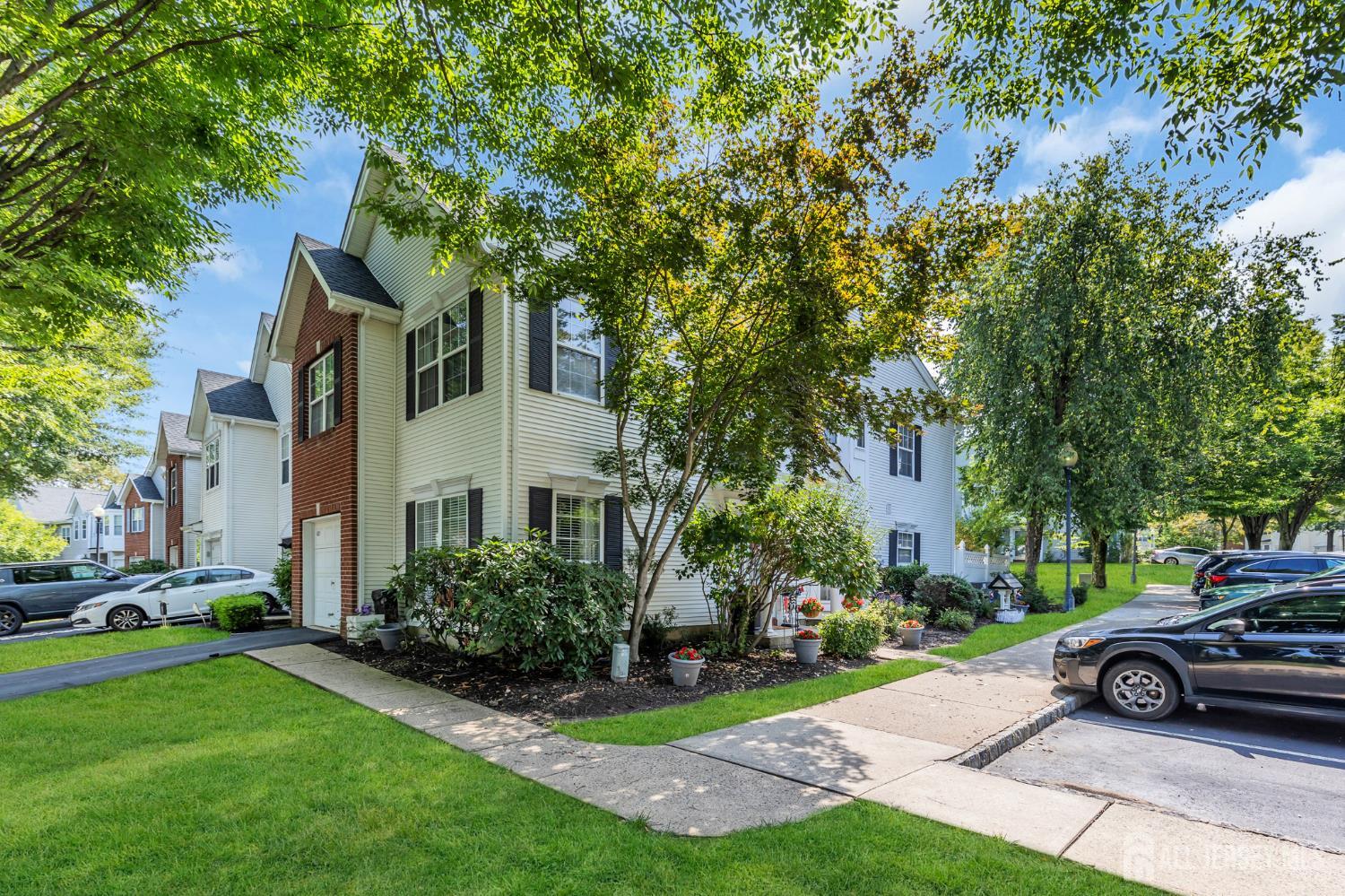 401 Harvest Ln, North Brunswick, NJ 08852 photo